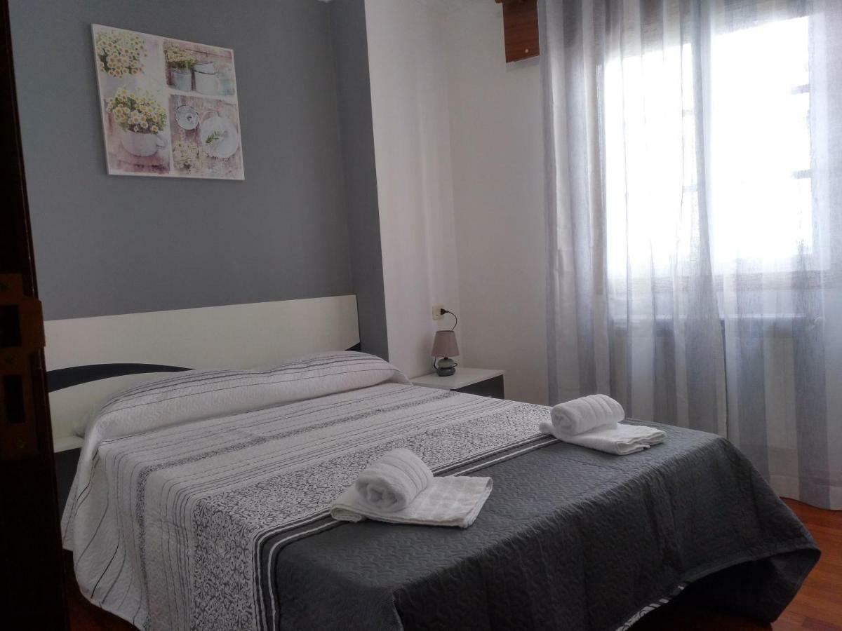 Apartamentos Enteros O Lagar Melide Ngoại thất bức ảnh