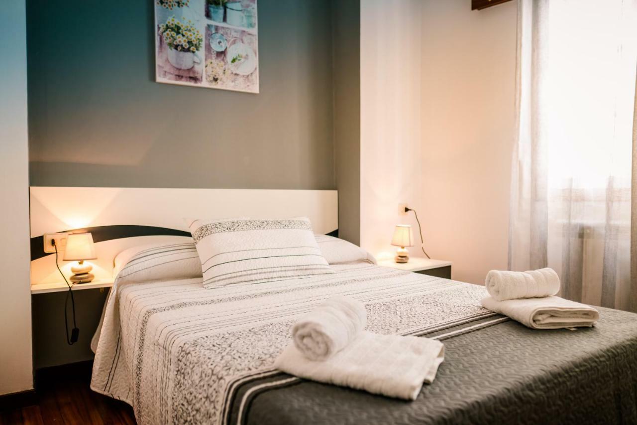 Apartamentos Enteros O Lagar Melide Ngoại thất bức ảnh