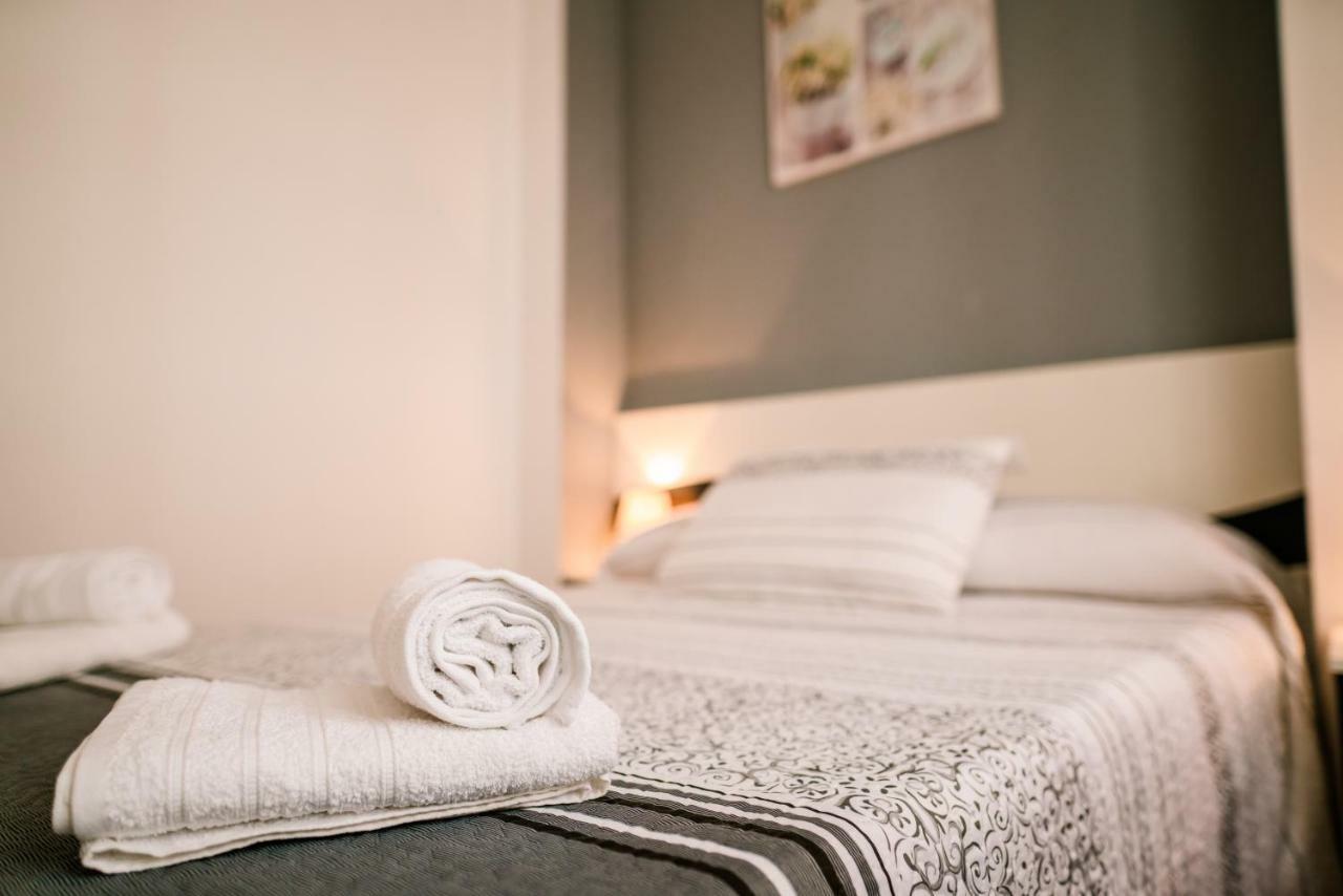 Apartamentos Enteros O Lagar Melide Ngoại thất bức ảnh